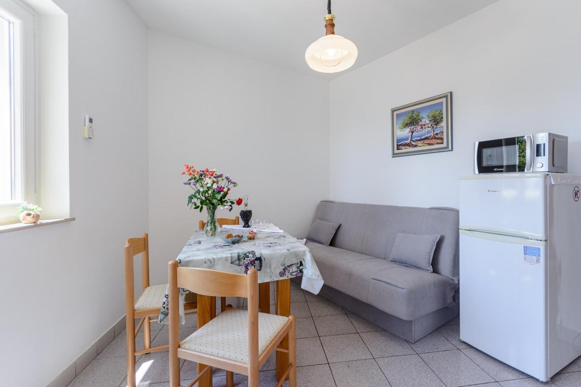 Apartments By The Sea Sumartin, Brac - 2952 Bilik gambar